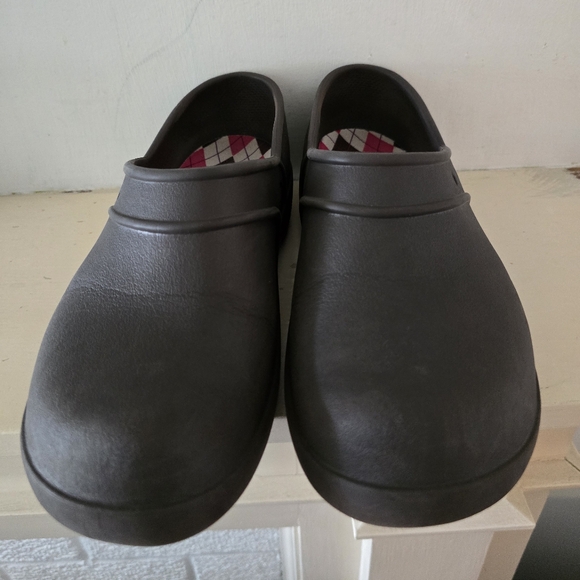 CROCS Neria Clogs Women Argyle Brown Garden Work Casual - Picture 2 of 8